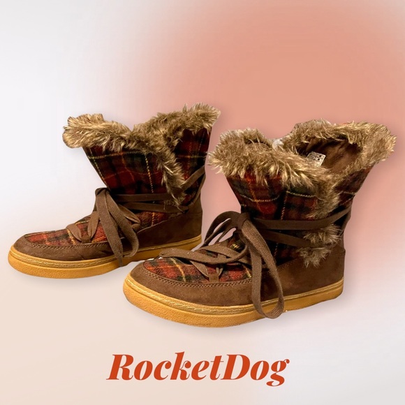 Rocket Dog Soft BROWN BOOTS w/ RED PLAID Contrast & FAUX FUR Trim Size 7 🚀🐕👢 - Picture 3 of 10
